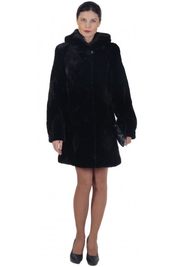 Мутоновая шуба шоколадного цвета с капюшоном